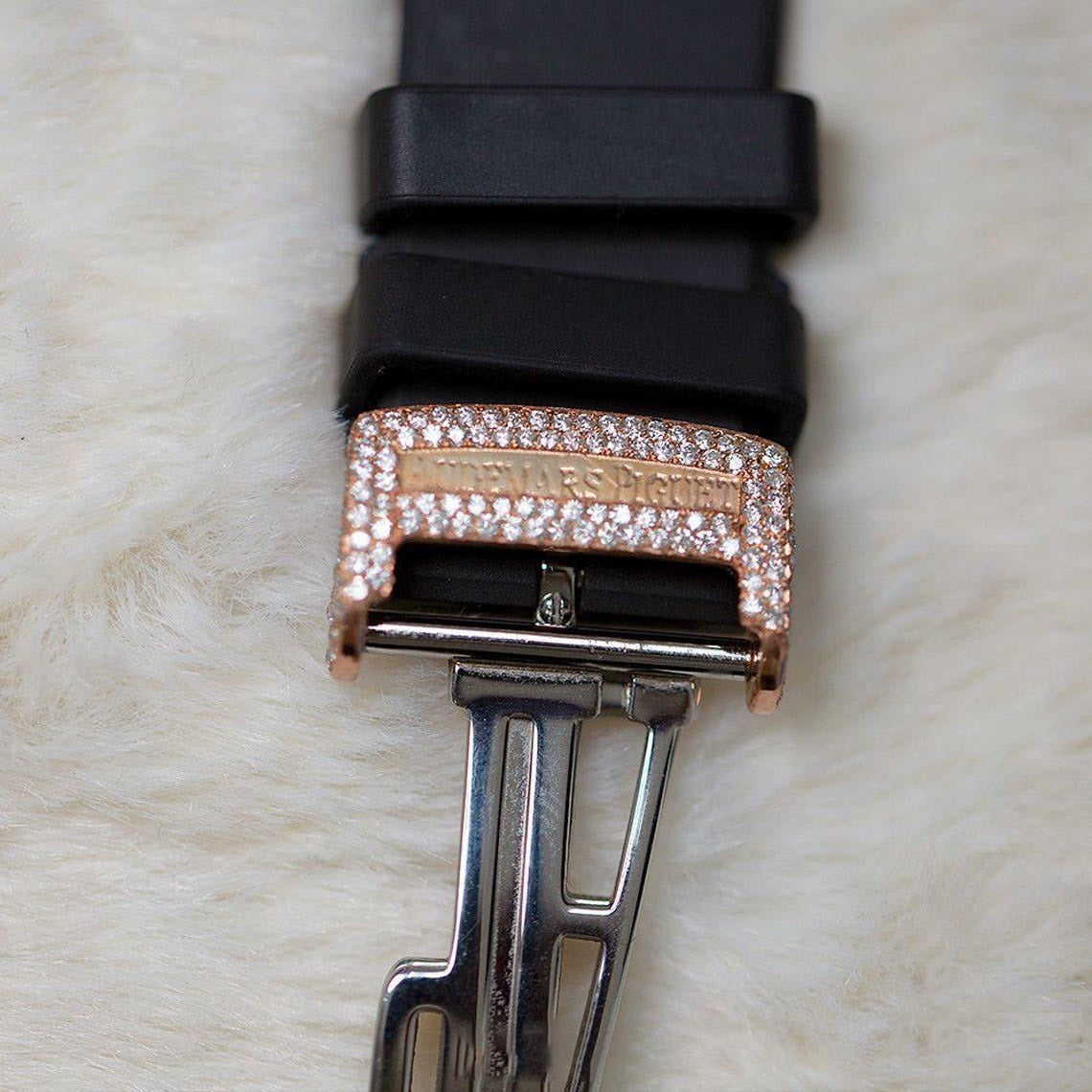 Exquisite Rose Tone Dial Iced Out Watch – Luxury Rubber Strap Moissanite Diamond Timepiece for Men & Women